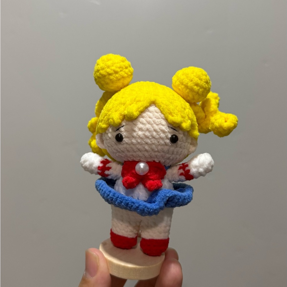 🧶handmade crochet Sailor Moon keychain